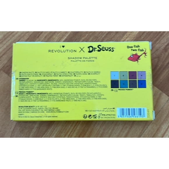 I Heart Revolution x Dr. Seuss One Fish Two Fish Red Fish Blue Fish Shadow Palet - Picture 3 of 3